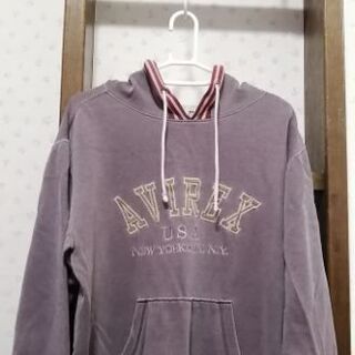 AVIREXパーカーです。