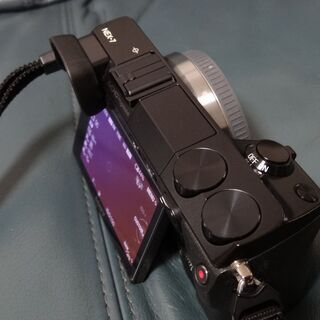 ソニーのミラーレス一眼カメラnex-7 本体 シャッター回数3150回の画像