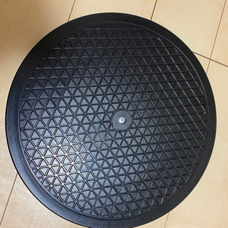 黒色丸型回転台