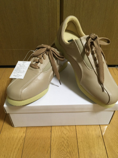 【新品】オットリーノ　超軽量ウォーキングシューズ　23センチ