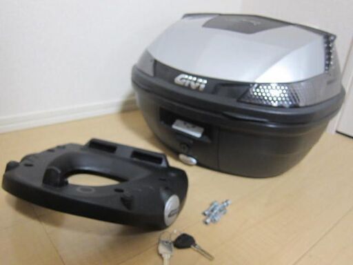 リアボックスGIVI B37NTG730D TECHシルバー塗装 37L