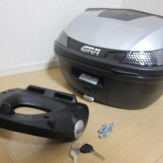 リアボックスGIVI B37NTG730D TECHシルバー塗装...