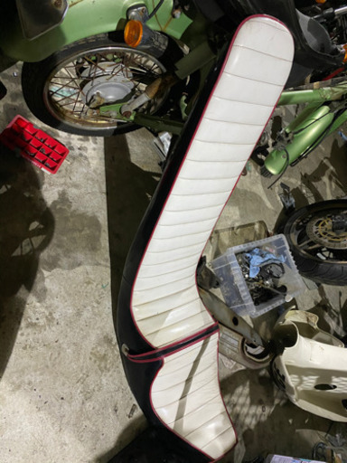 zrx400 の三段シートです！