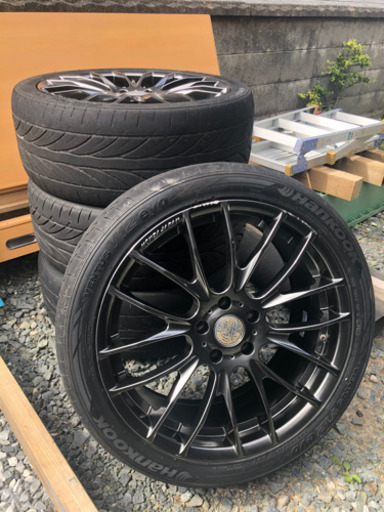 30000円。アルファードに履いてました。
