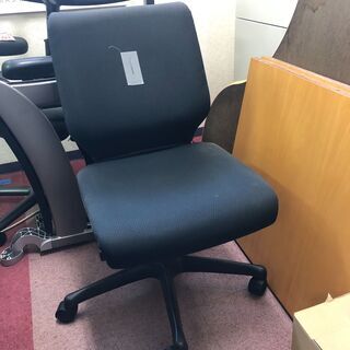 事務用の椅子を取りに来て頂ける方限定で差し上げます。