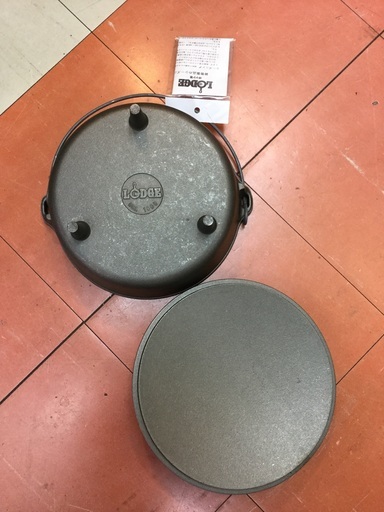 未使用品！　⭐︎大人気⭐︎　LODGE(ロッジ)  ダッチオーブン 10インチ　足つき　¥9,680(税込)