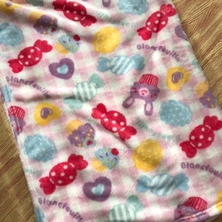 （お話し中）ジュニア毛布　ピンク系お菓子柄　未使用品