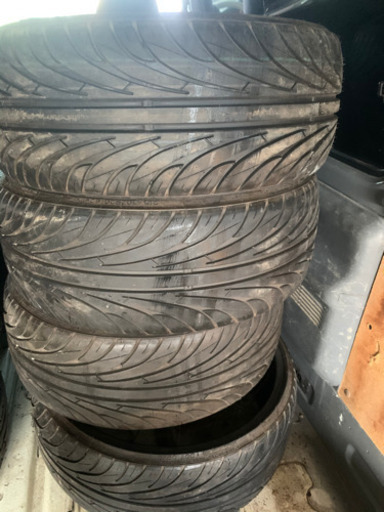 215 30 20 タイヤ　4本