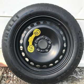 スペアタイヤ　PIRELLI　TYRE（ジャッキ付）
