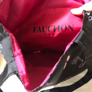 紫のバッグ　フォションのバッグ　どこのか忘れたけどバッグの画像