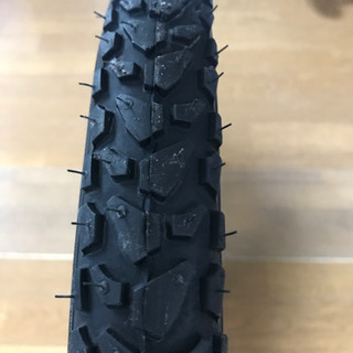自転車タイヤ。新品22インチ幅1.75