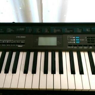 電子ピアノ キーボード　CASIO CTKｰ2550（スタンド付き）の画像