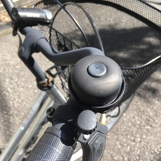 【新規受付停止中です】☆普通の自転車　購入から約8ヶ月　ママチャリ　シティサイクル　シルバー　26の画像