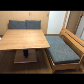 ダイニングテーブル