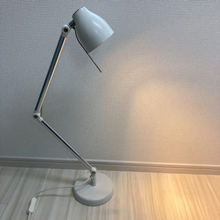 A0311　イケア　IKEA　卓上スタンド　デスクライト　ホワイト　白