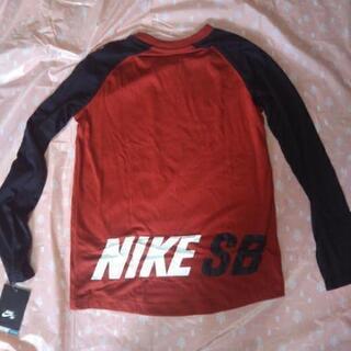 新品タグ付　NIKE 子供ロンT 10-12才用の画像