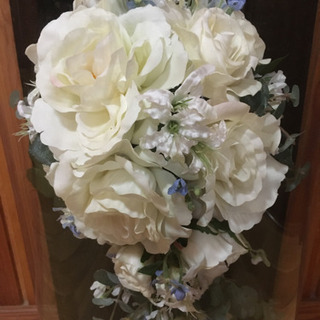 ブーケ&ブートニア（造花）白の画像