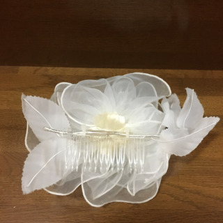 髪飾り（大・白）の画像