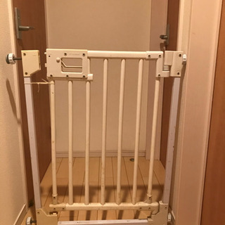 コンビベビーカー　＆　ベビーゲートの画像