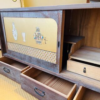 中古 天然木　骨とう品　桐箪笥 桐タンス　押入れ収納　引き出し3個　チェストの画像