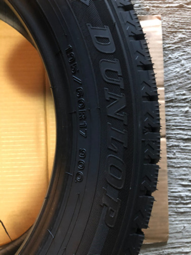スタッドレスタイヤ　ダンロップ　WINTERMAXX 195/60R17