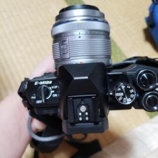 OLYMPUS OM-D E-M10 MARK II カメラ