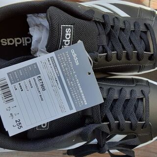 adidasスニーカーの画像