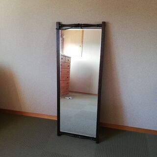 アンティークな鏡姿見