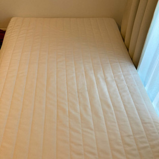 【受け渡し予定者決定】０円【 無印良品 】脚付マットレス / ベッド / セミダブル の画像