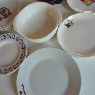 お皿 32点セット 食器


の画像