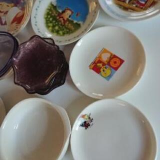 お皿 32点セット 食器


の画像