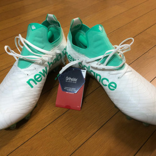 サッカー スパイク ニューバランスの画像