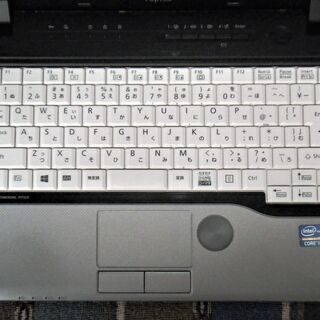🔶12.1型/重さ1.3kg/高性能🆙Core i5/光速☆彡SSD120GB♪/メモリ4GB♪/すぐ使えるWindows10♪/高速☆彡USB3.0/SDカードスロット♪/すぐ繋がるWi-Fi📶/Microsoft Office2016📒✎/点検整備清掃済み😊/FUJITSU LIFEBOOK P772/Eの画像