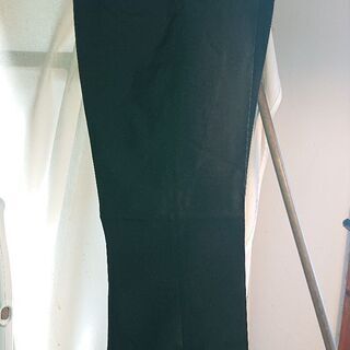 無料。リクルートスーツ三点セットのズボンのみ