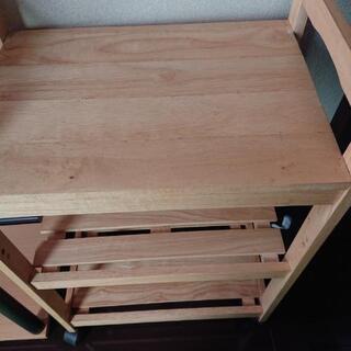 キャスター付きラックの画像