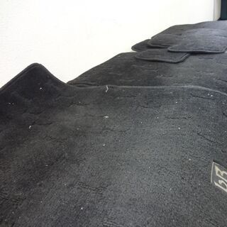 ◇トヨタＢＢ・初期型純正車内フロア―マットセット・黒◇の画像