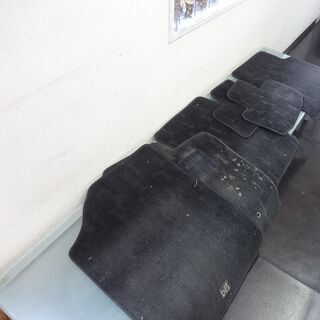 ◇トヨタＢＢ・初期型純正車内フロア―マットセット・黒◇の画像
