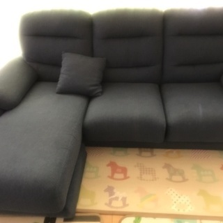 (取引中)4年使ってるＬ型ソファー
