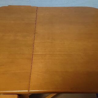 【差し上げます】リモートワークにいかがでしょうか？  木製 広がるテーブルと椅子の画像