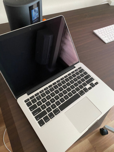 Macbook pro2015【美品・公式のスタンド付きです】