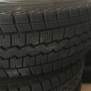 スタッドレスタイヤの画像