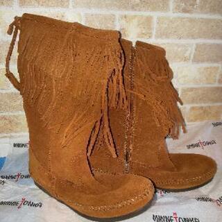 ミネトンカ24cmの画像