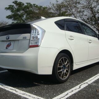 自社ローン★保証人無★全国対応★PRIUS S★人気のパールホワイト★カラーバックカメラ★車検R3年8月★5人乗り の画像