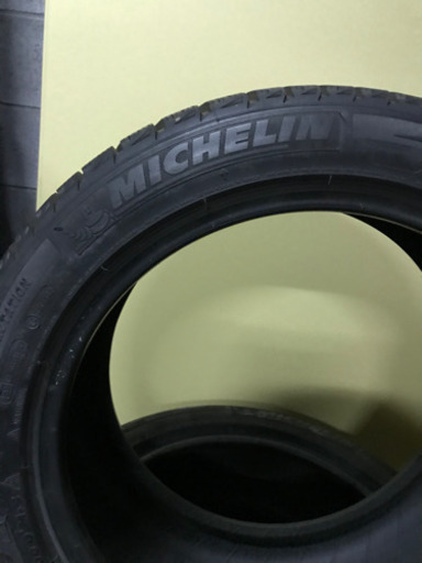 245／４５Ｒ１８　ミシュラン　スタッドレス