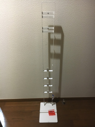 コードレス掃除機用収納スタンド1500円&ダイソン掃除機3万円