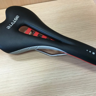 ASTVTE アスチュート SKYLINE VT チタンレール BLACK×RED ロードバイク用サドル