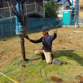 未経験歓迎、20～30代が活躍中！高収入の地盤改良工事スタッフ（建築業）日給18,000円 　作業道具一式支給！の画像
