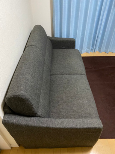 ソファーとテーブル