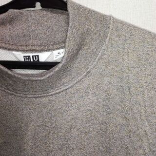 ユニクロU モックネックスウェット Mの画像