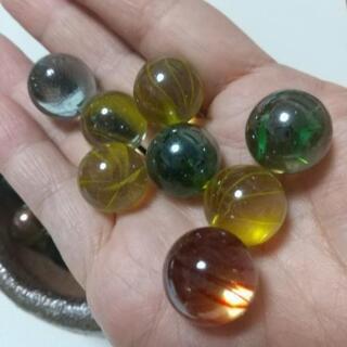 ビー玉45個の画像